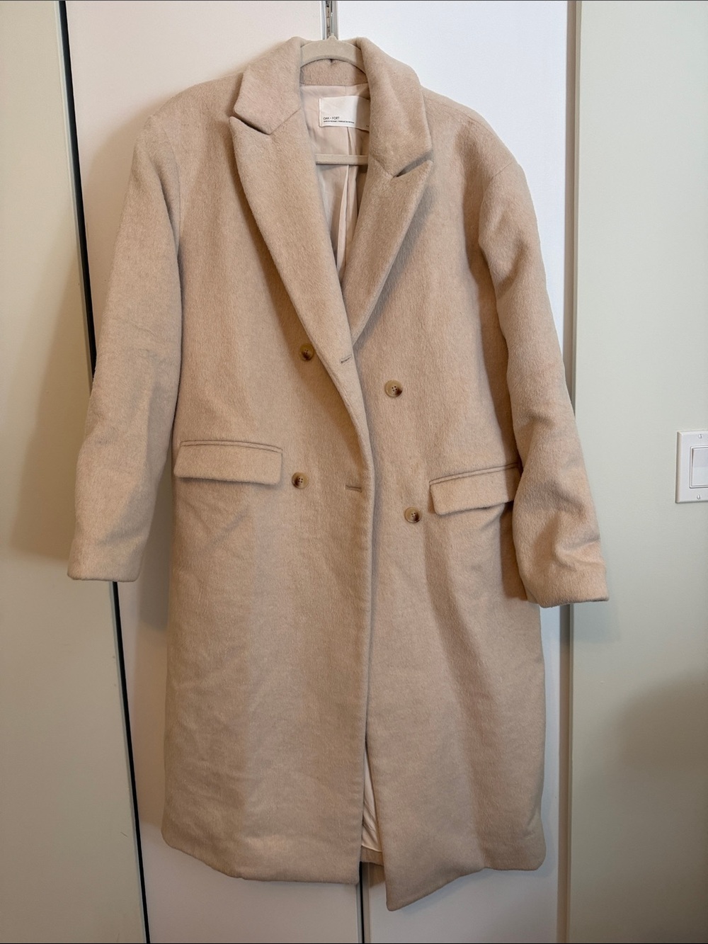 OAK + FORT Cream Double-Breasted Trench Coat